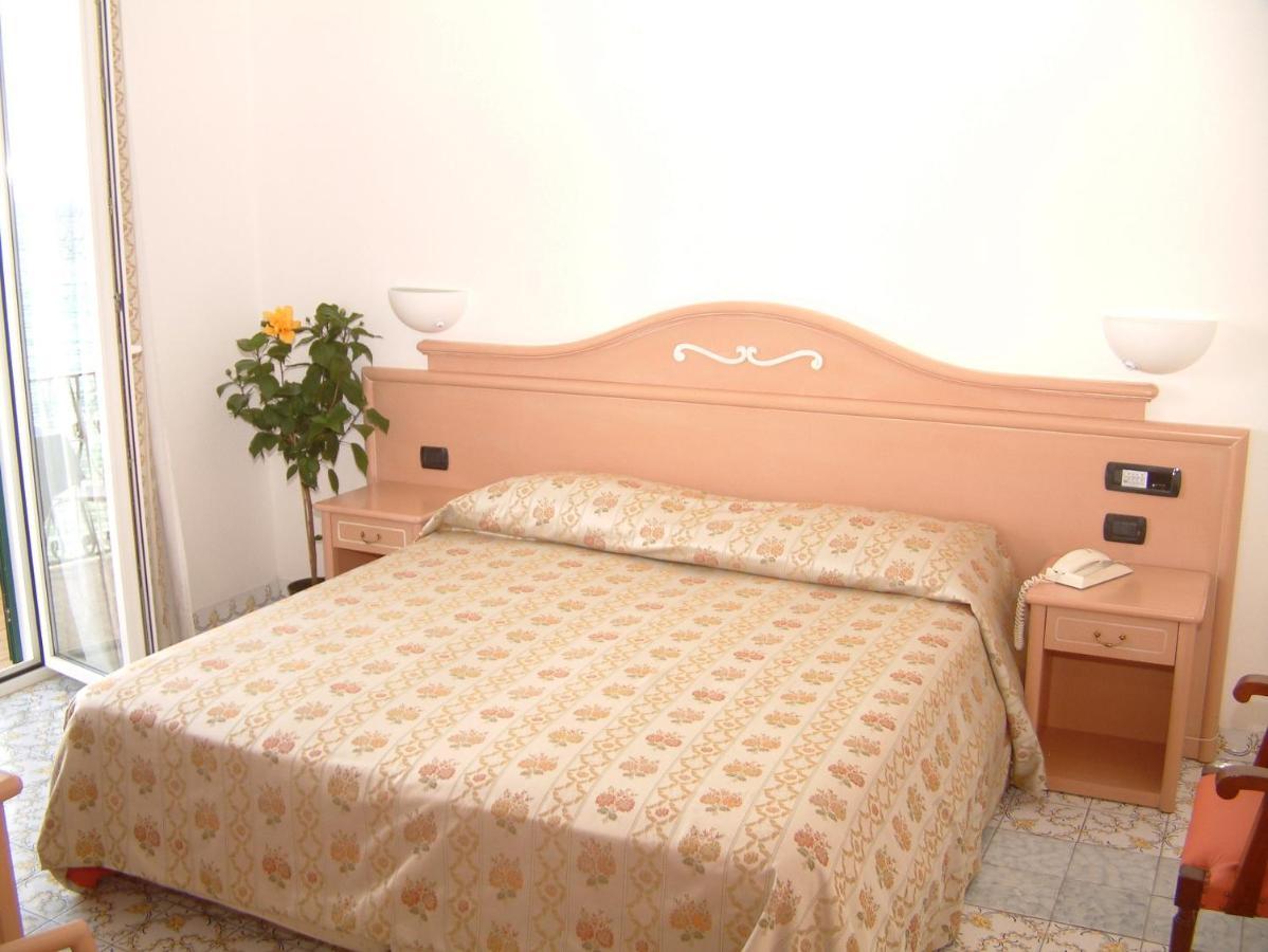 Hotel Imperial Ischia Phòng bức ảnh